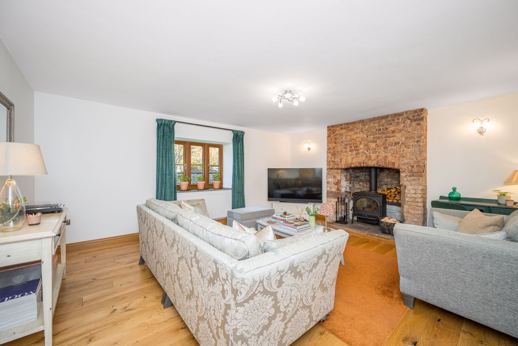 Sitting Room- click for photo gallery